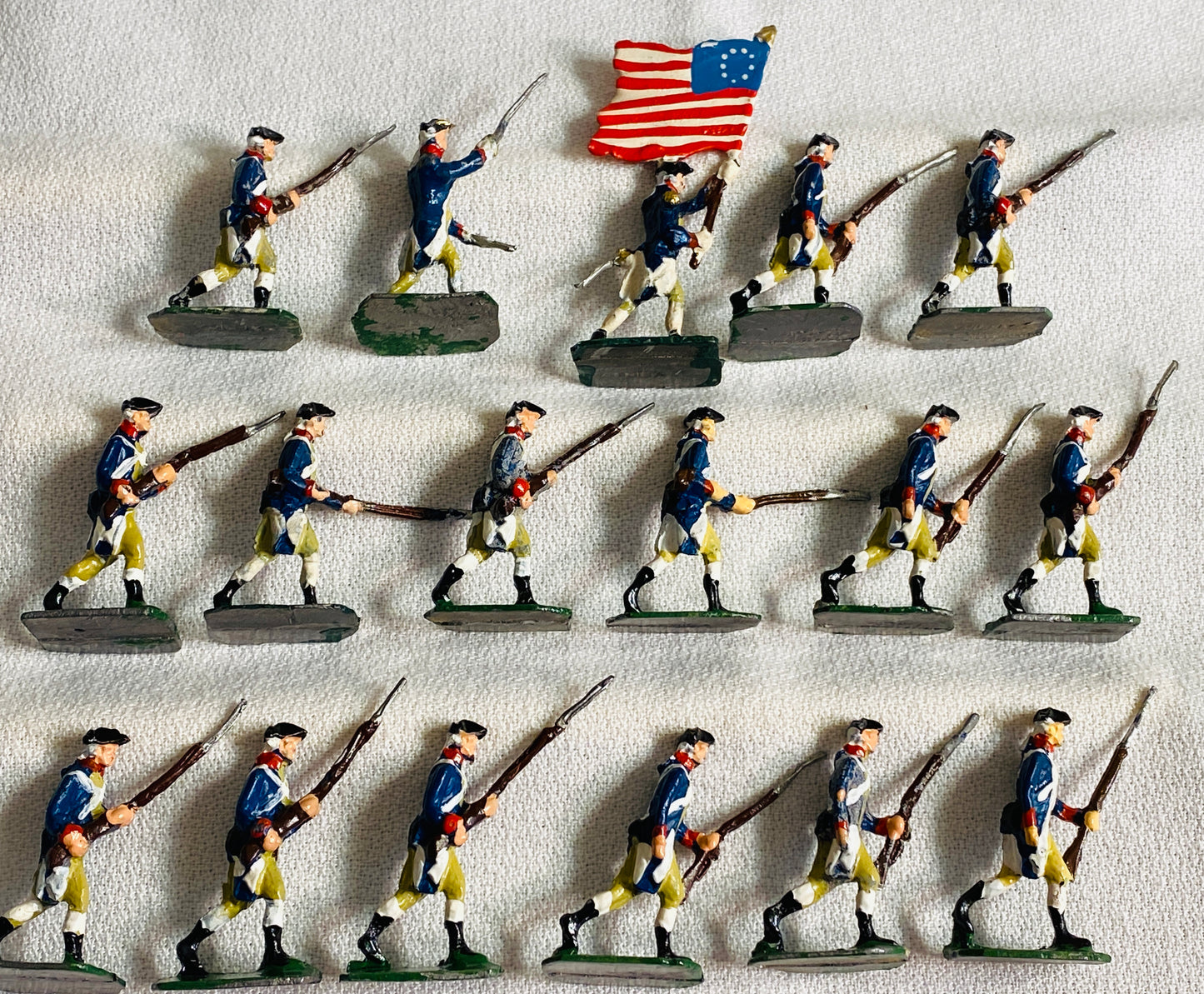 X- SAE 30mm American Revolutionary War Infantry Soldiers Advancing- In Box