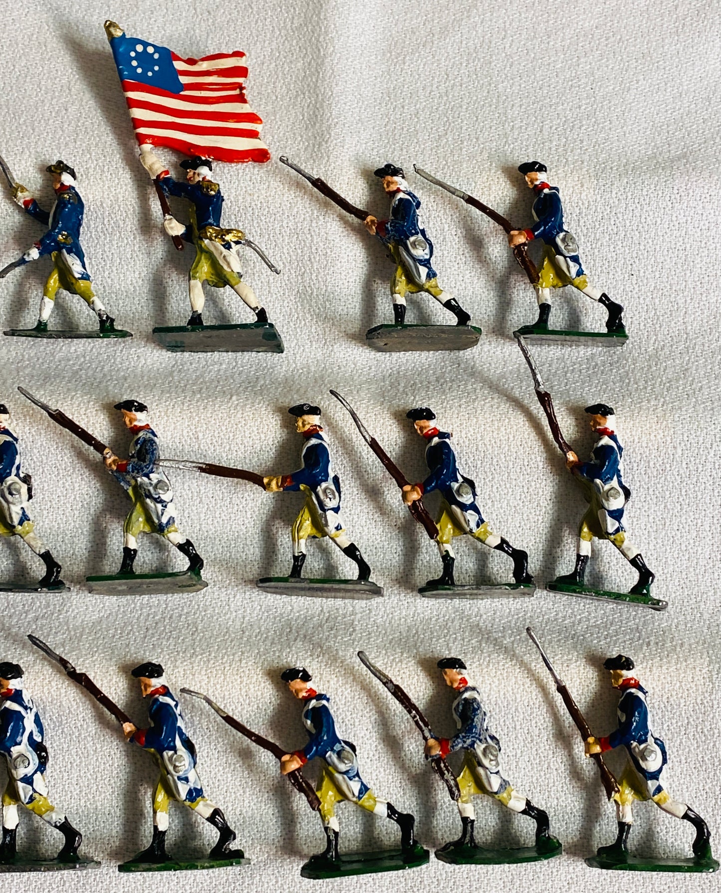 X- SAE 30mm American Revolutionary War Infantry Soldiers Advancing- In Box