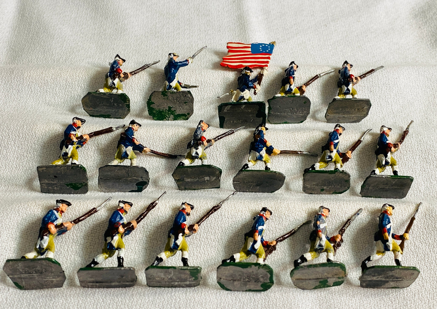 X- SAE 30mm American Revolutionary War Infantry Soldiers Advancing- In Box