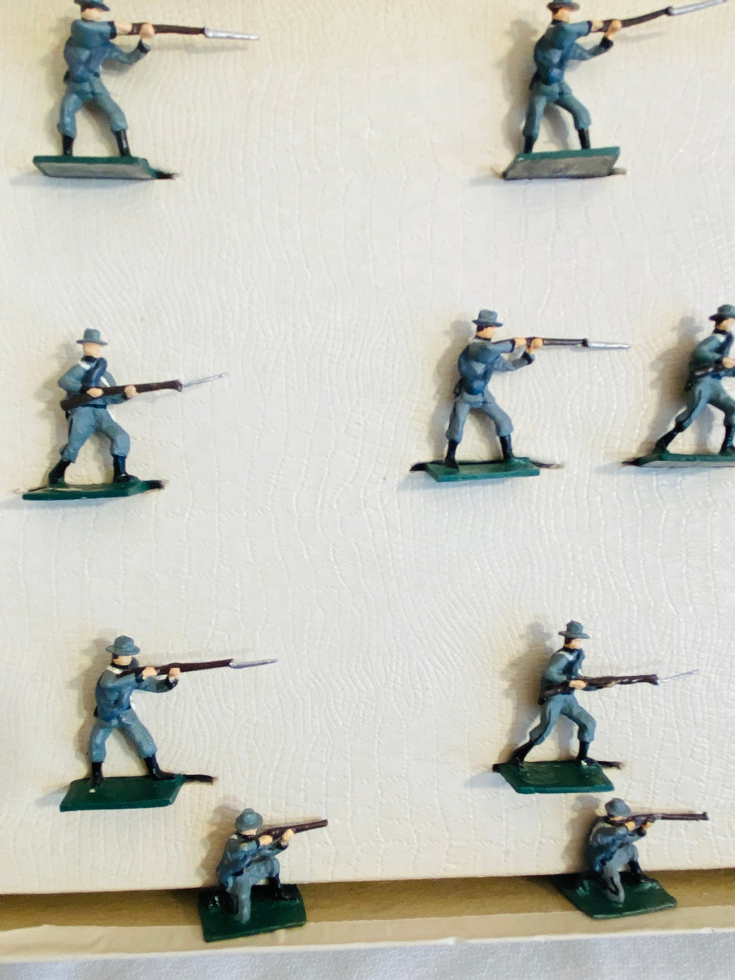 X- 30mm ModelToys USA - SAE Compatible Confederate Texas Infantry Soldiers & Lone Star Flag