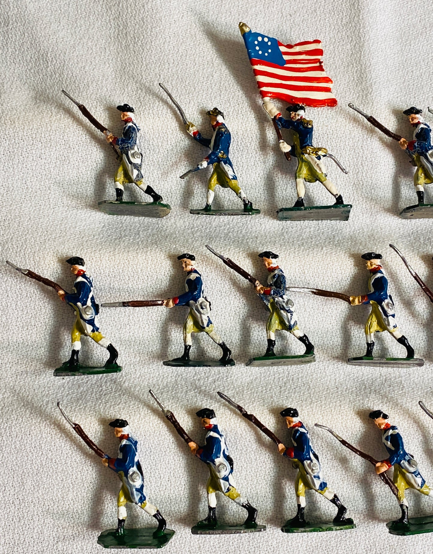 X- SAE 30mm American Revolutionary War Infantry Soldiers Advancing- In Box