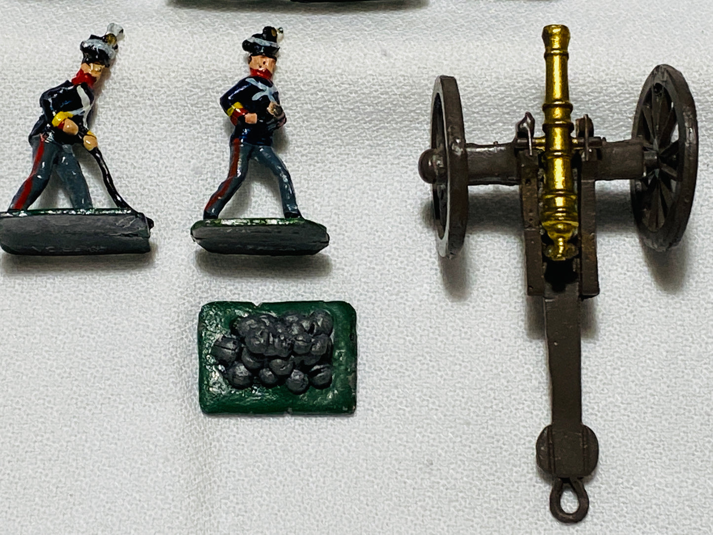 X SAE 30mm  Napoleonic War British Artillery Soldiers Made In Union S Africa